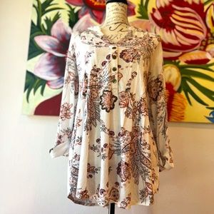 New Directions white blouse with a floral design